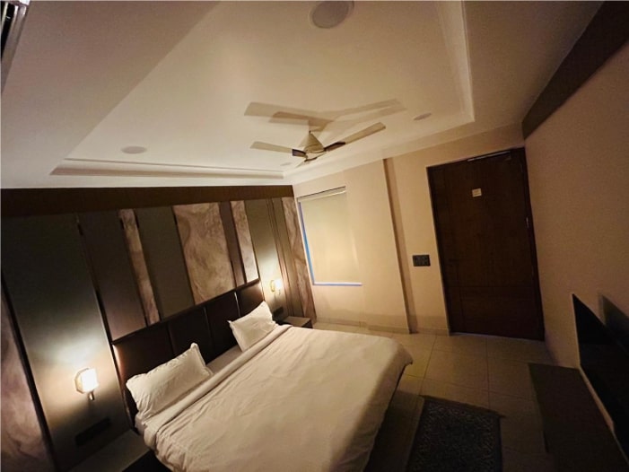 JMD Hotel Room Farrukhnagar
