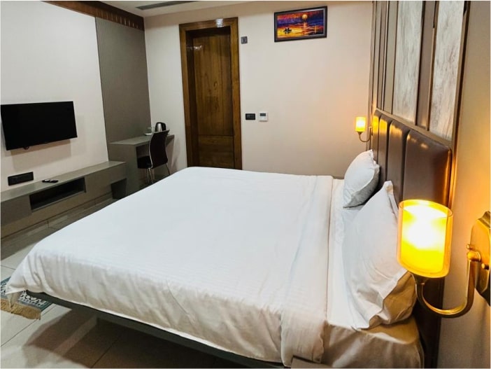 JMD Hotel Room Farrukhnagar